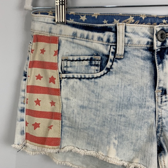 American Flag Low-Rise Cutoff Denim Shorts - Picture 2 of 6